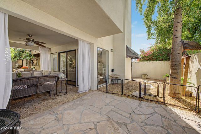2334 E GELDING Drive, Phoenix, AZ 85022