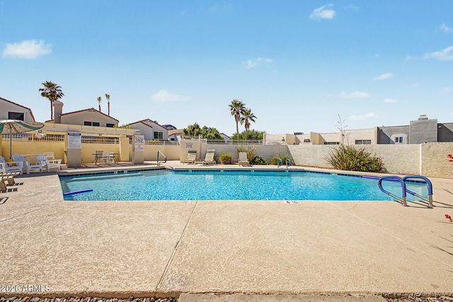 2334 E GELDING Drive, Phoenix, AZ 85022