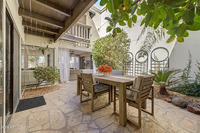 2334 E GELDING Drive, Phoenix, AZ 85022