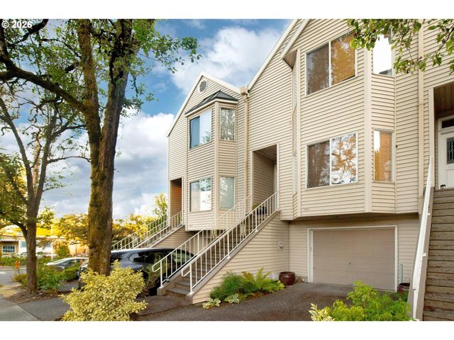 242 S SWEENEY St, Portland, OR 97239