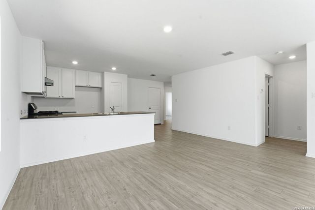 7638 Nessie, San Antonio, TX 78227