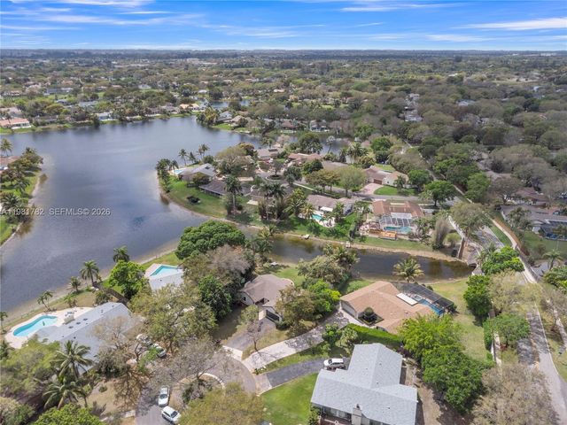 11709 Melaleuca Way, Cooper City, FL 33026