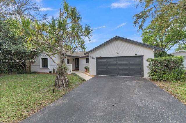 11709 Melaleuca Way, Cooper City, FL 33026