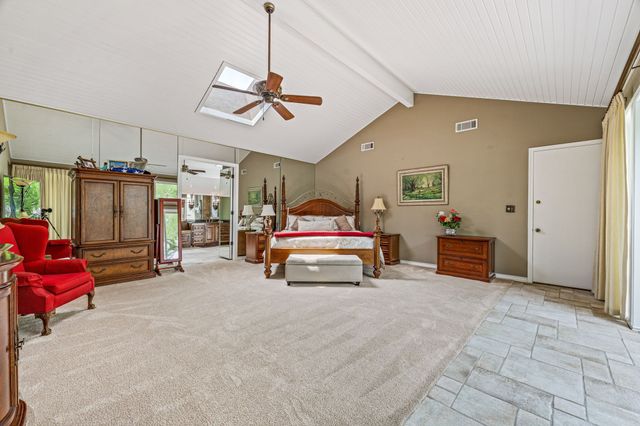 1517 Lakeview Court, Granbury, TX 76048