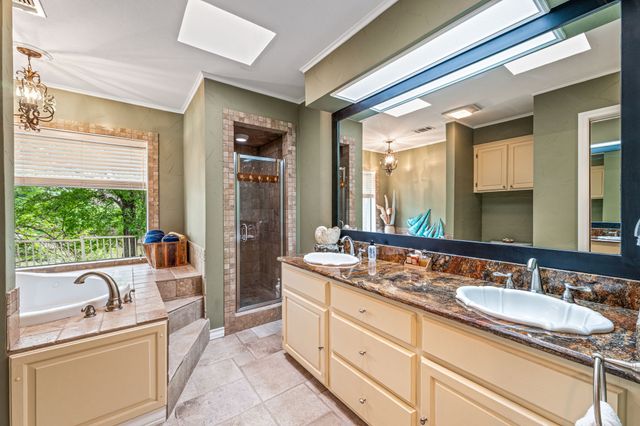 1517 Lakeview Court, Granbury, TX 76048