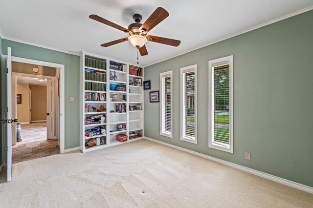 1517 Lakeview Court, Granbury, TX 76048