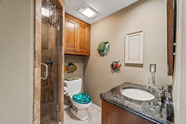 1517 Lakeview Court, Granbury, TX 76048