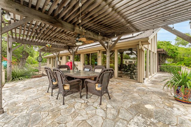 1517 Lakeview Court, Granbury, TX 76048
