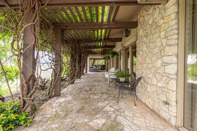 1517 Lakeview Court, Granbury, TX 76048