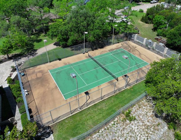 1517 Lakeview Court, Granbury, TX 76048
