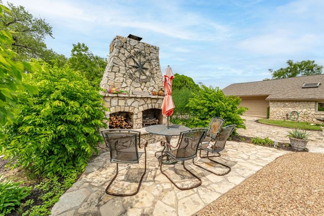 1517 Lakeview Court, Granbury, TX 76048