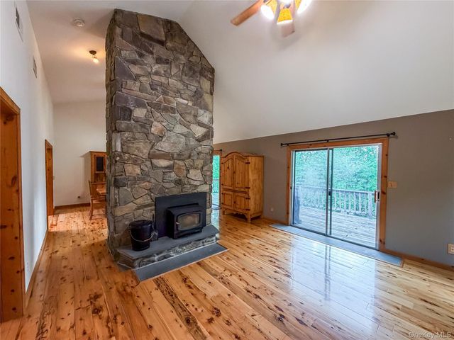 12 Chaucer Road, Staatsburg, NY 12580