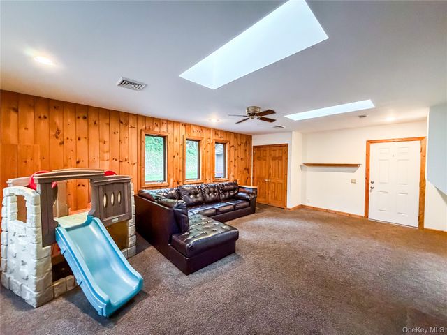 12 Chaucer Road, Staatsburg, NY 12580
