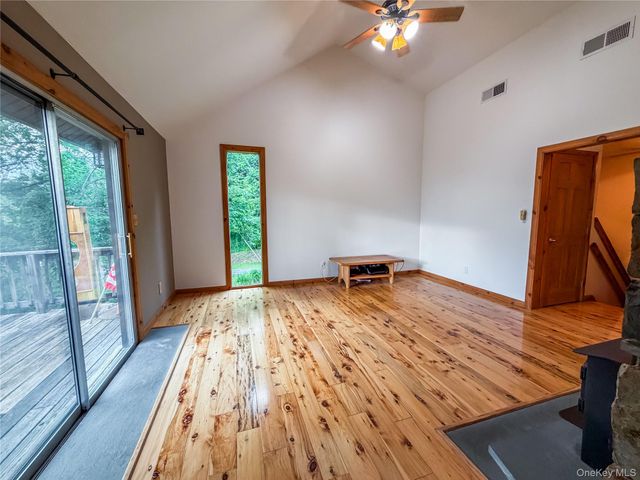 12 Chaucer Road, Staatsburg, NY 12580