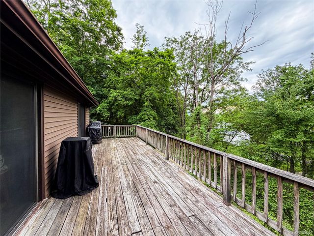 12 Chaucer Road, Staatsburg, NY 12580