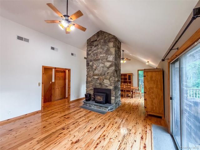 12 Chaucer Road, Staatsburg, NY 12580
