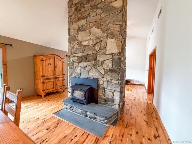 12 Chaucer Road, Staatsburg, NY 12580
