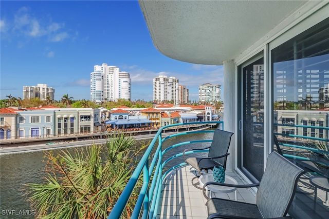 205 Park Shore DR 4-443, Naples, FL 34103