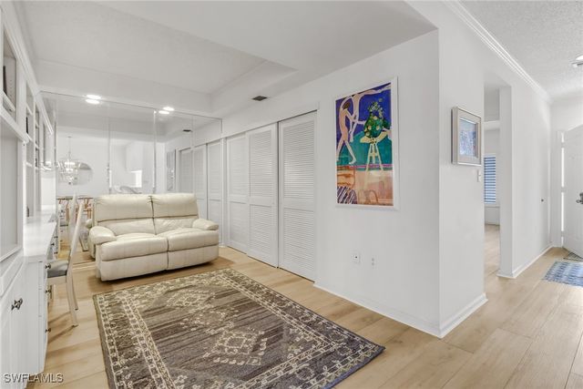 205 Park Shore DR 4-443, Naples, FL 34103