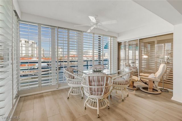 205 Park Shore DR 4-443, Naples, FL 34103