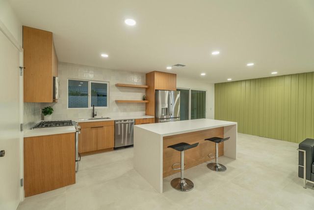 2139 N Deborah Road, Palm Springs, CA 92262