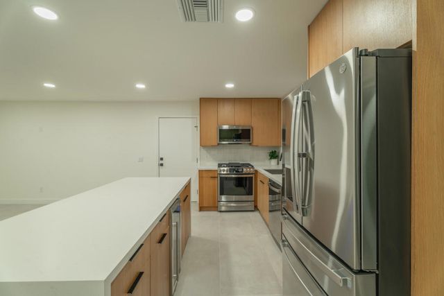 2139 N Deborah Road, Palm Springs, CA 92262