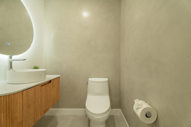 2139 N Deborah Road, Palm Springs, CA 92262