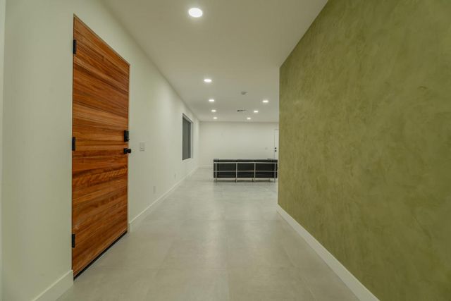 2139 N Deborah Road, Palm Springs, CA 92262