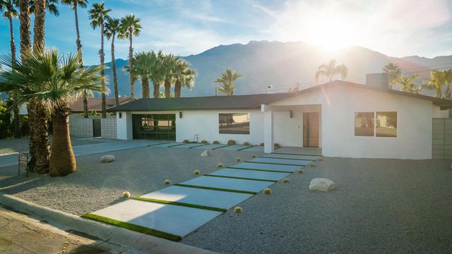 2139 N Deborah Road, Palm Springs, CA 92262