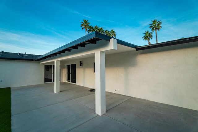 2139 N Deborah Road, Palm Springs, CA 92262