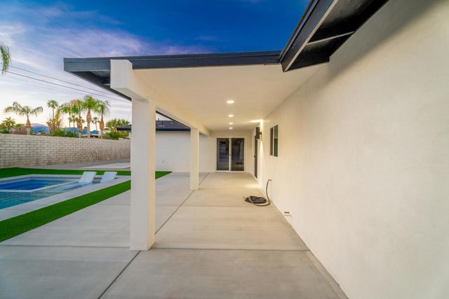 2139 N Deborah Road, Palm Springs, CA 92262