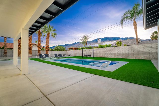 2139 N Deborah Road, Palm Springs, CA 92262
