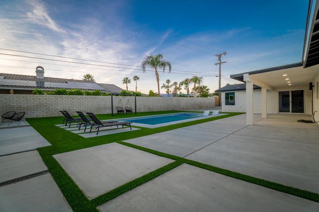 2139 N Deborah Road, Palm Springs, CA 92262