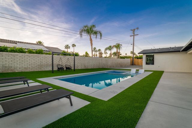 2139 N Deborah Road, Palm Springs, CA 92262