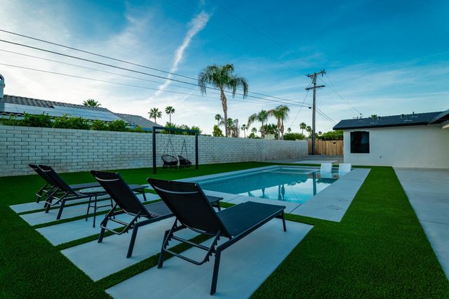 2139 N Deborah Road, Palm Springs, CA 92262