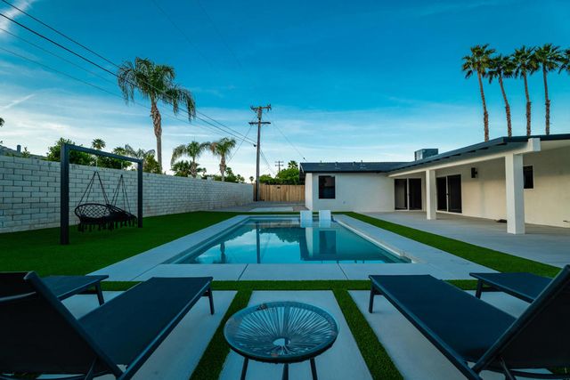 2139 N Deborah Road, Palm Springs, CA 92262