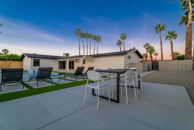 2139 N Deborah Road, Palm Springs, CA 92262
