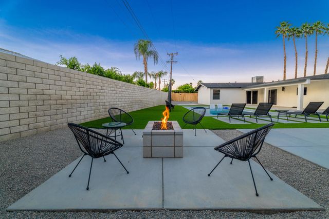 2139 N Deborah Road, Palm Springs, CA 92262