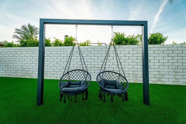 2139 N Deborah Road, Palm Springs, CA 92262