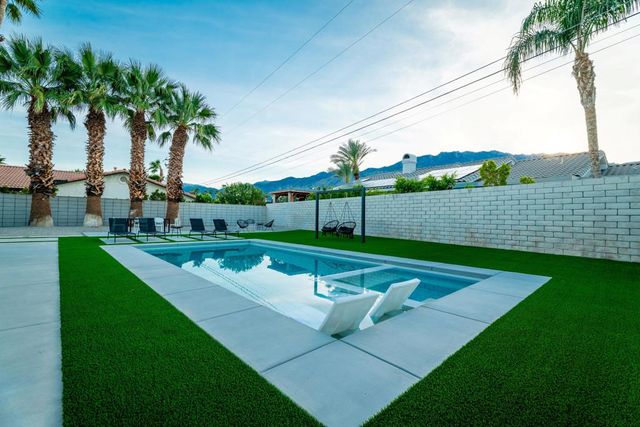 2139 N Deborah Road, Palm Springs, CA 92262