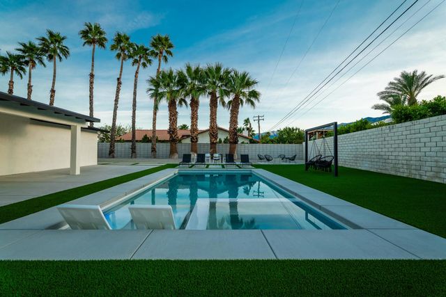 2139 N Deborah Road, Palm Springs, CA 92262