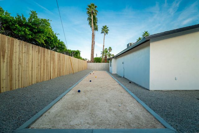 2139 N Deborah Road, Palm Springs, CA 92262