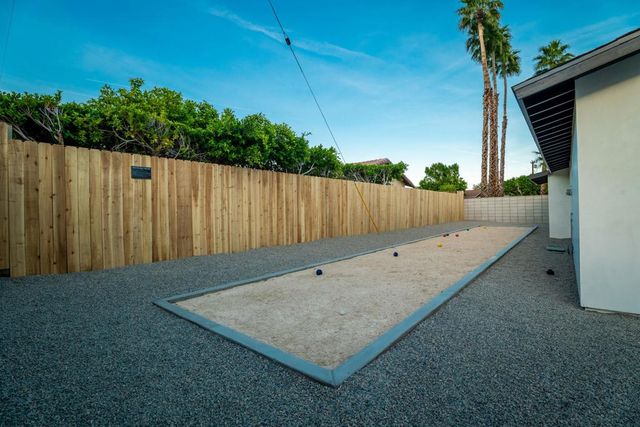 2139 N Deborah Road, Palm Springs, CA 92262