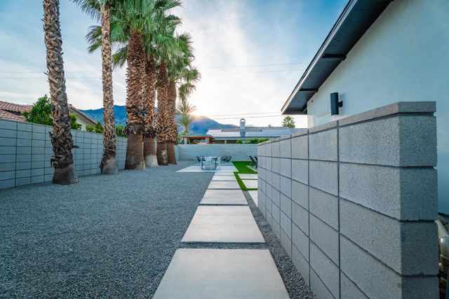 2139 N Deborah Road, Palm Springs, CA 92262