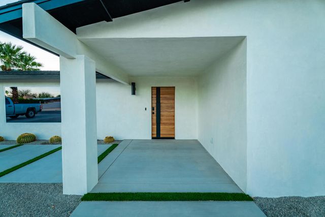 2139 N Deborah Road, Palm Springs, CA 92262