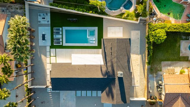 2139 N Deborah Road, Palm Springs, CA 92262