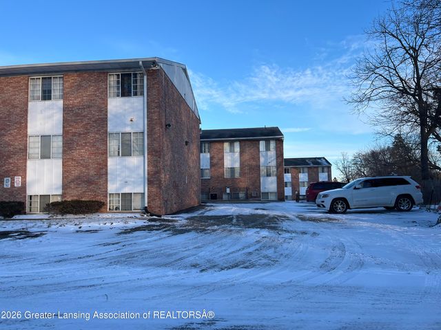 4437 N Grand River Avenue, Lansing, MI 48906