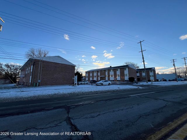 4437 N Grand River Avenue, Lansing, MI 48906