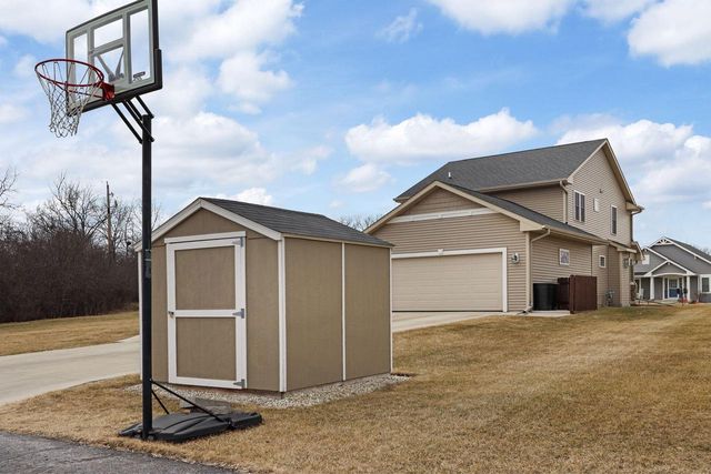 1172 Springbrook DRIVE, Burlington, WI 53105