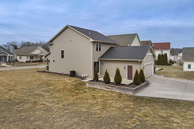 1172 Springbrook DRIVE, Burlington, WI 53105